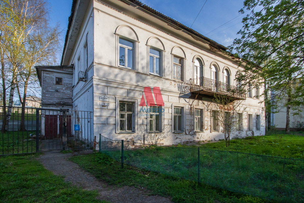 3-комн, 208.1 кв.м, 1/2 этаж