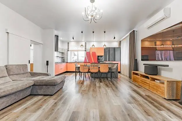 Дом, 180 м², 10 сот., 2 этажа