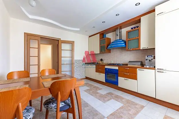 4-комн. квартира, 116,3 м², 2/4 этаж