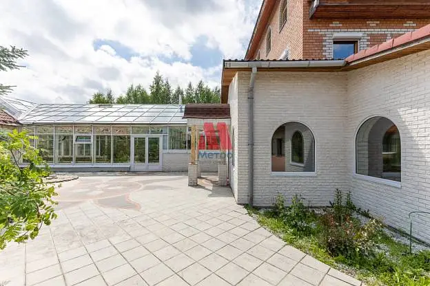 Дом, 840 м², 33 сот., 4 этажа