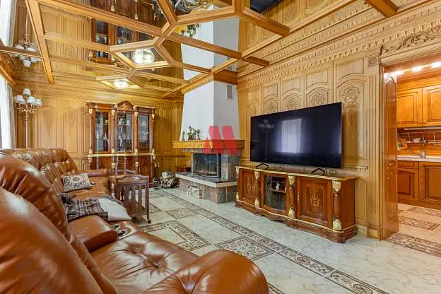 Дом, 840 м², 33 сот., 4 этажа
