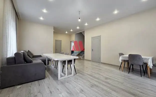 Дом, 150 м², 4 сот., 2 этажа