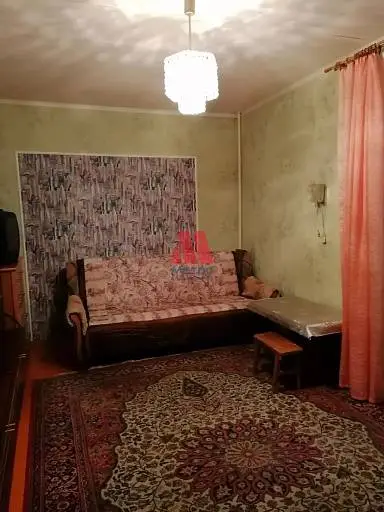 2-комн. квартира, 42 м², 3/5 этаж