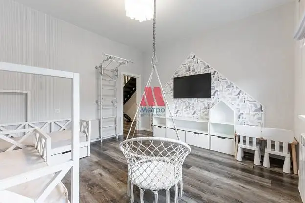 Дом, 180 м², 10 сот., 2 этажа