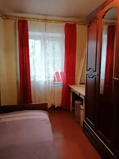 2-комн. квартира, 42 м², 3/5 этаж