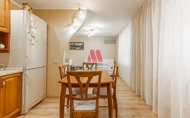 2-комн. квартира, 60 м², 4/10 этаж