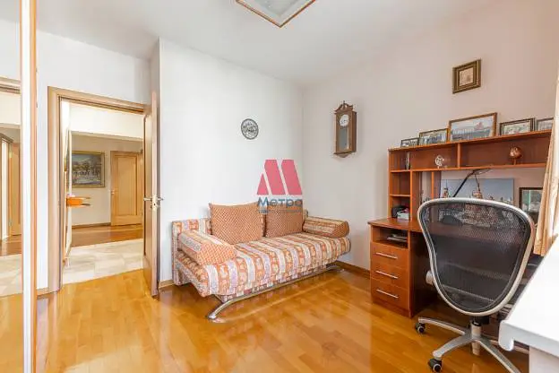 4-комн. квартира, 116,3 м², 2/4 этаж