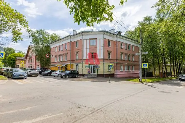 2-комн. квартира, 54 м², 1/3 этаж