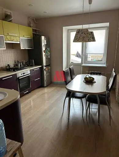 2-комн. квартира, 77 м², 1/9 этаж