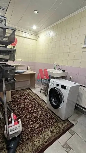 Коттедж, 280 м², 10 сот., 3 этажа