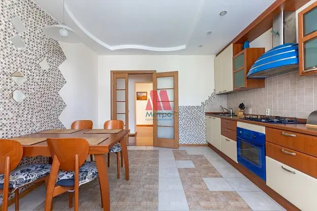 4-комн. квартира, 116,3 м², 2/4 этаж