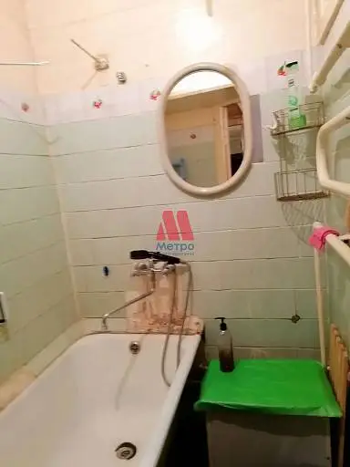 2-комн. квартира, 42 м², 3/5 этаж