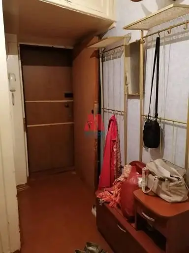 2-комн. квартира, 42 м², 3/5 этаж