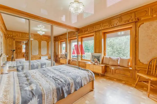 Дом, 840 м², 33 сот., 4 этажа