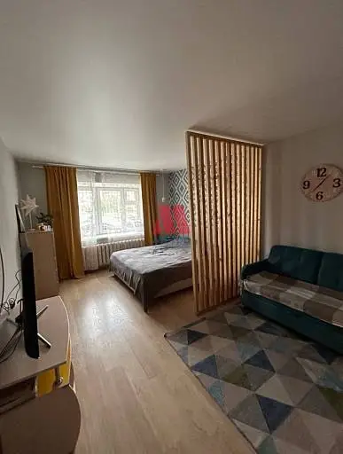 2-комн. квартира, 77 м², 1/9 этаж