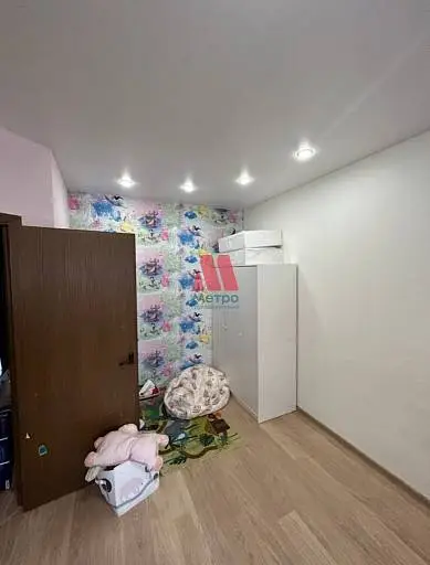 2-комн. квартира, 77 м², 1/9 этаж