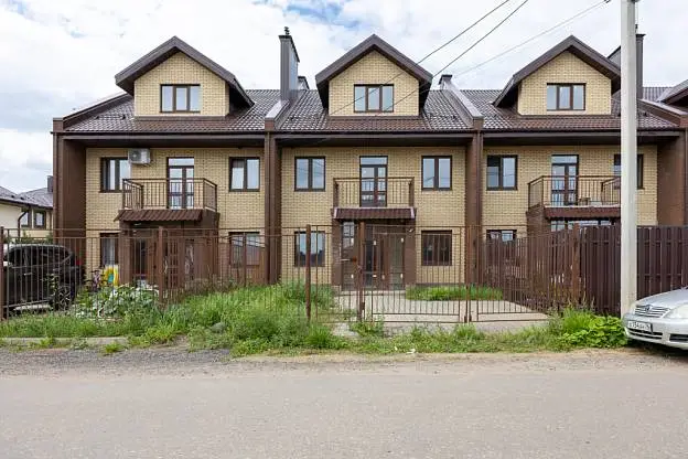 Таунхаус, 230 м², 3 сот., 3 этажа