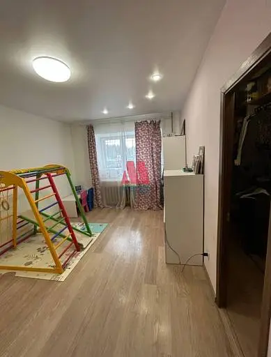 2-комн. квартира, 77 м², 1/9 этаж