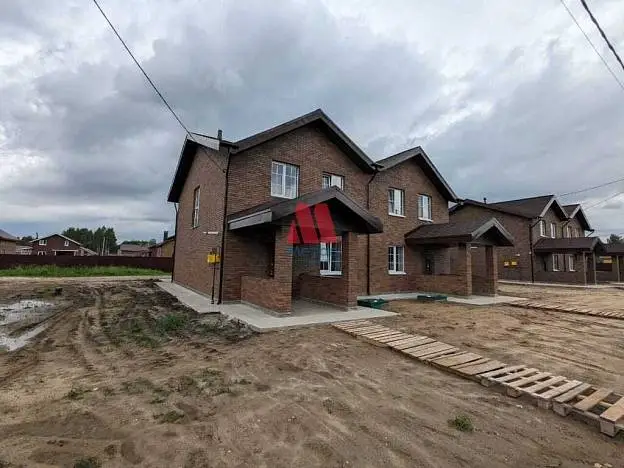 Таунхаус, 140 м², 5 сот., 2 этажа
