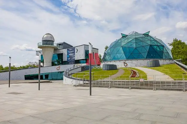 2-комн. квартира, 54 м², 1/3 этаж