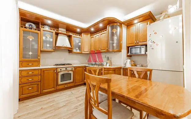 2-комн. квартира, 60 м², 4/10 этаж
